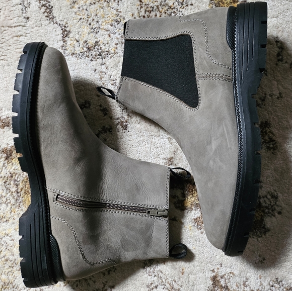 Men's Steve Madden Barker 9 42 Gray Grey Suede Hi Chelsea Round Toe Slipon Boot - Picture 3 of 5